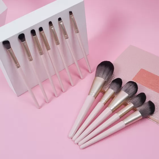 Dongshen 12pcs private label vegan cosmetic brush custom synthetic hair wood handle makeup brush set